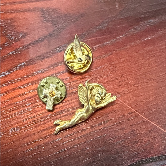 Vintage Jewelry - Vintage Religious pins set